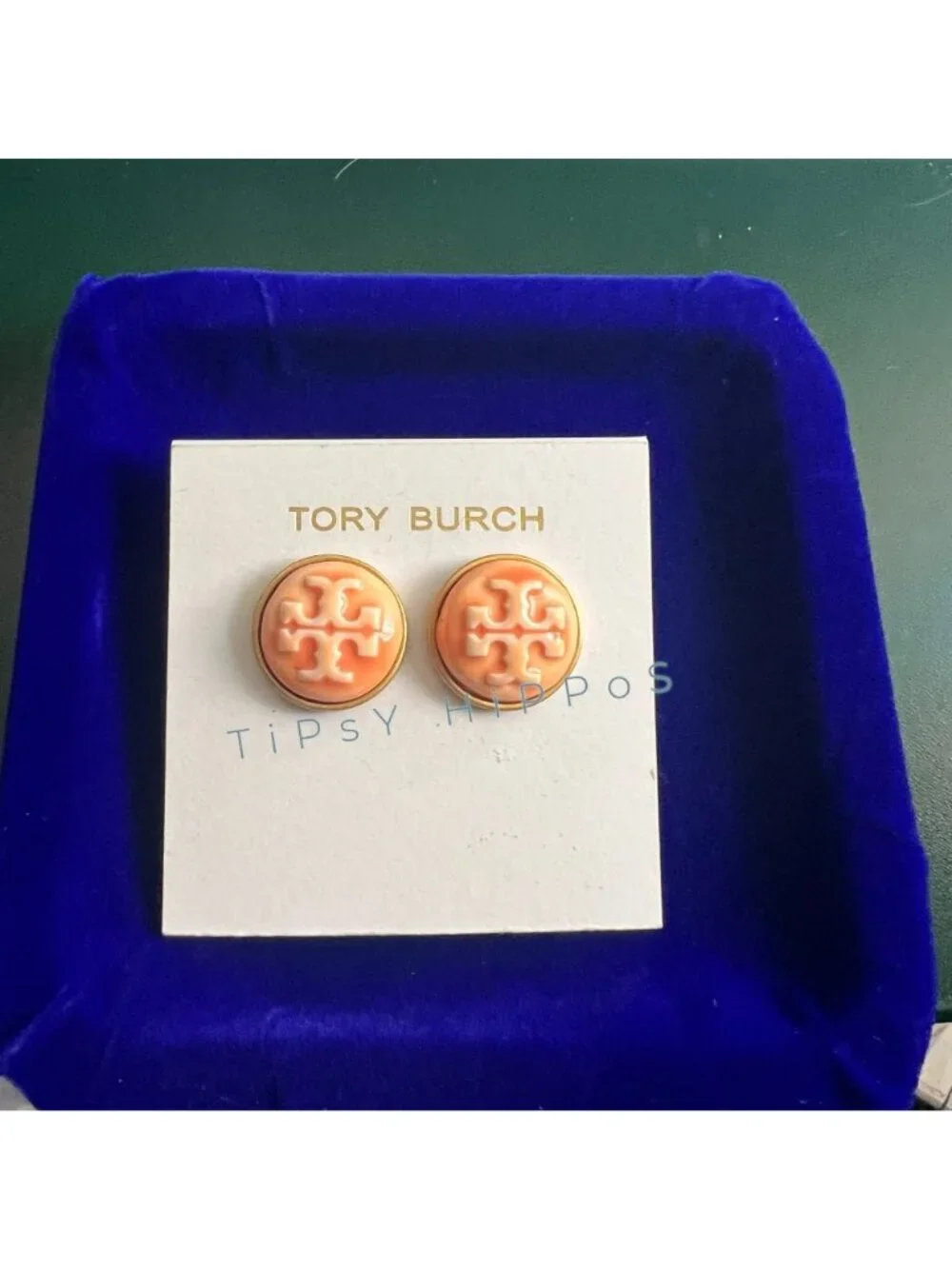 *** Adorable Tory Bruch Peachy Cameo Logo Stud Earrings